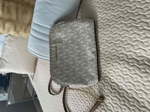 Michael Kors White Bag Crossbody Cindy Dome Size Large